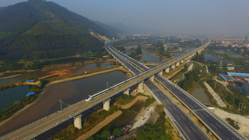 广佛肇高速公路工程勘察.jpg